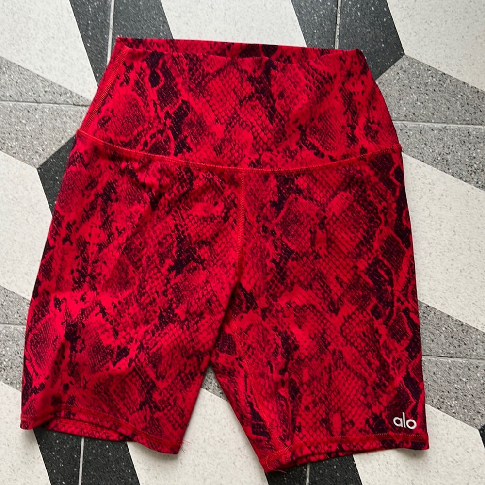 Perfect condition Alo Bike Shorts Size XS